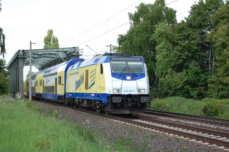 246 001-2 Metronom am 19.05.2009 nach �berquerung des Mittellandkanals bei Peine
