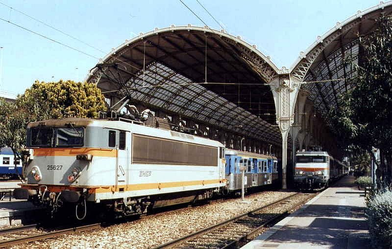 25 627 im Mrz 1998 in Nice.