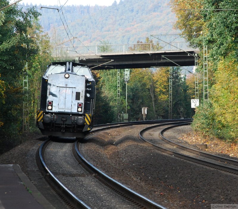 25 Minuten in Marburg Sd (I). 

Gerade hatte sich der Morgennebel am Nachmittag verzogen... Da war schon was unterwegs auf der Main-Weser-Bahn. (06.10.07) 