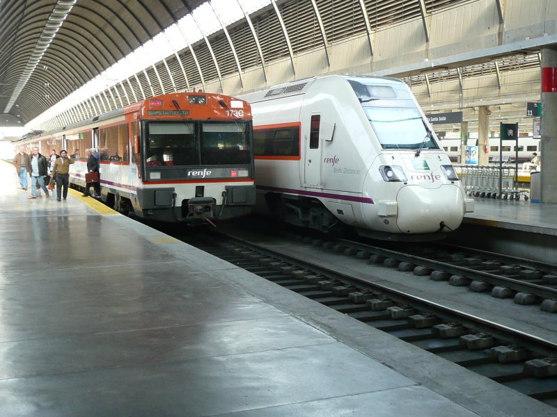 25.02.09,BR 470 und BR 598 in Sevilla Santa Justa/Andalusien/Spanien.