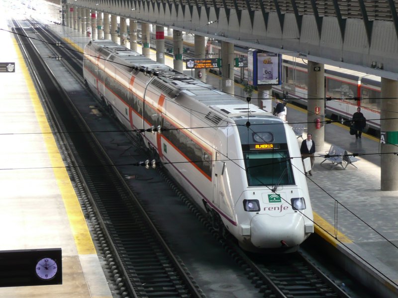 25.02.09,BR 598 nach Almeria im Bf.Sevilla Santa Justa.
