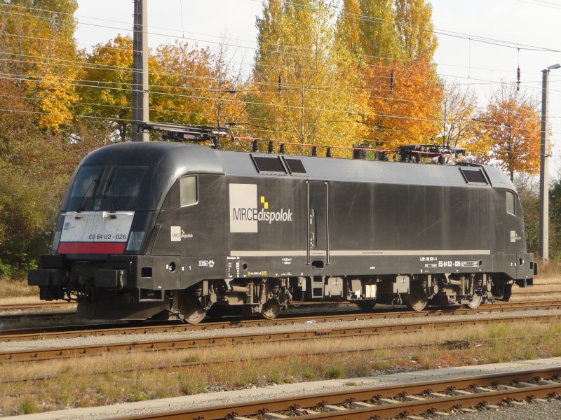 26.10.2008: Die ES 64 U2 - 026 von MRCE-DispoLok ist an der Donauuferbahn in der Nhe der Bahnhaltestelle Handelskai abgestellt. 