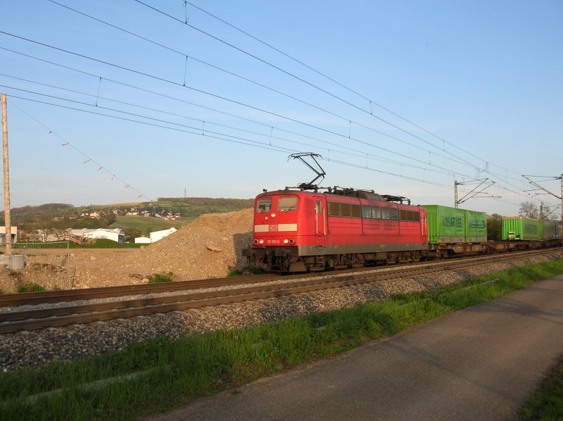 26.4.2008  19.38Uhr  Br151 051-0 mit dem Hangartner Zug in Eimeldingen.gen Norden