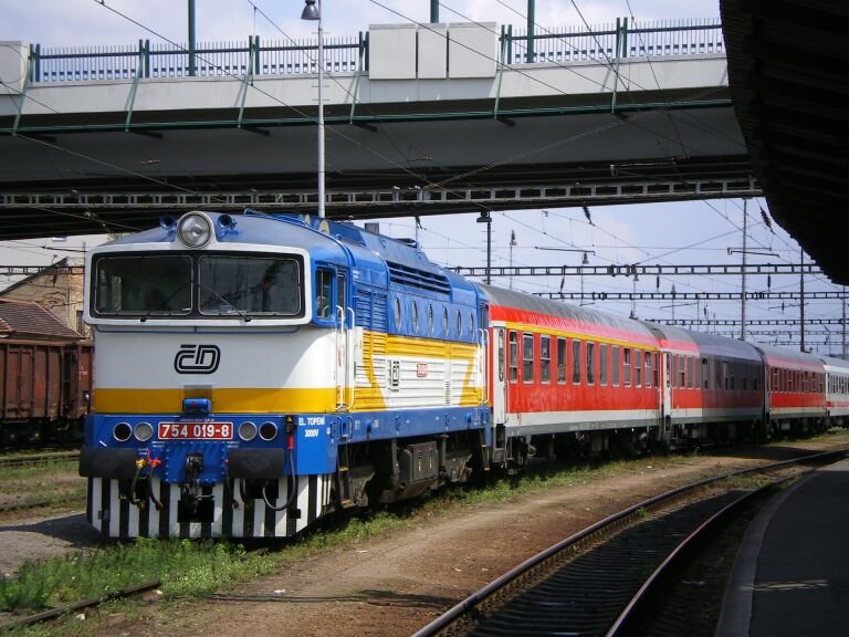 ČD Diesellokomotive 754 019  Taucherbrille  am 05.06.2007 in Plzeň Hlavni Nadrai