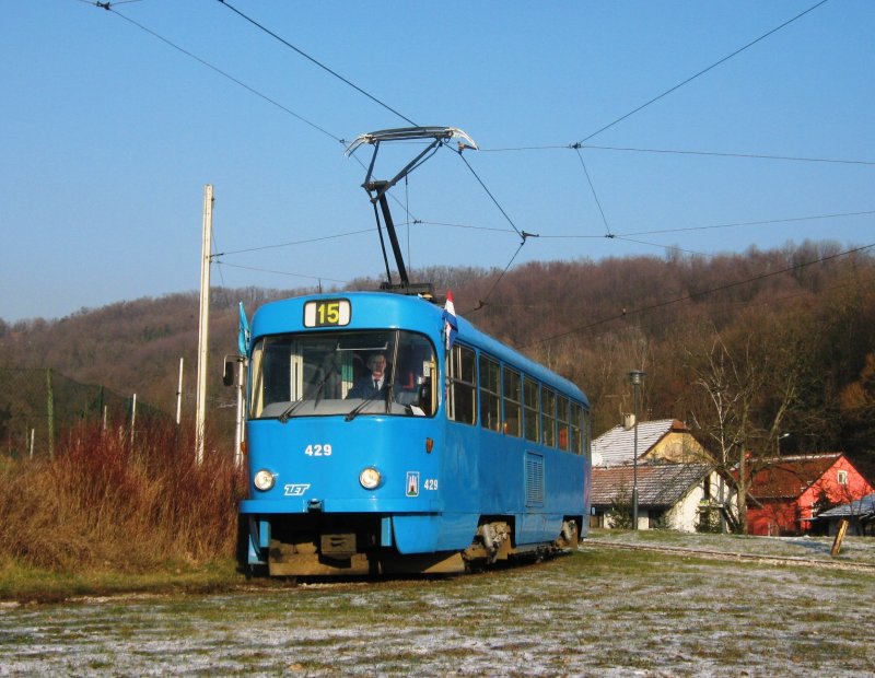 ČKD Tatra T4, Nr. 429 auf der Linie 15, Endhaltestelle Mihaljevac