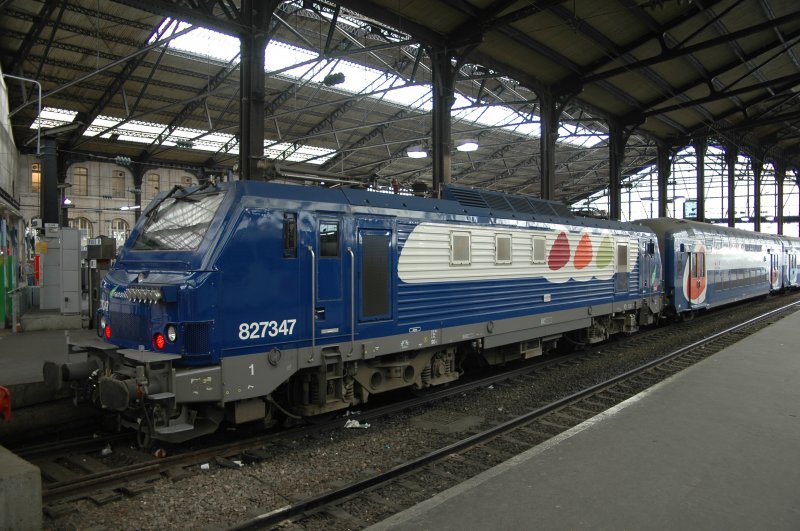27 347 im Transilien-Lack am 30.09.08 in Paris St. Lazare