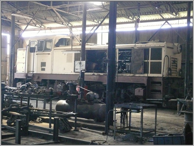 27D von Friedrich Krupp Jahrgang 1957. Zwei dieser Maschinen stehen im Lokschuppen Asmara. (28.10.2008)