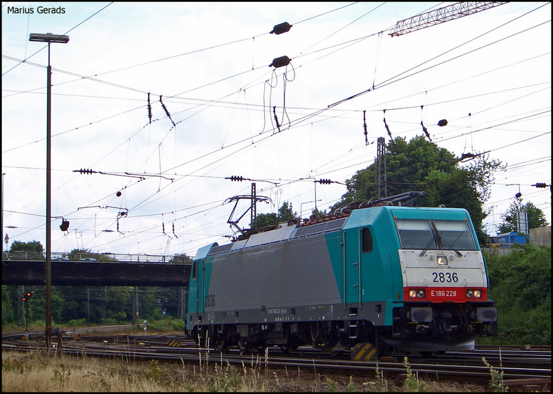 2836 aus Richtung Montzen bei der Einfahrt in Aachen West 21.6.2009