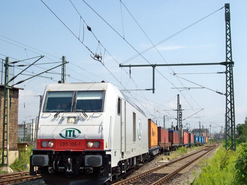 285 106-1 ITL Einfahrt DF-GVZ (Emons-Zug)25.07.08