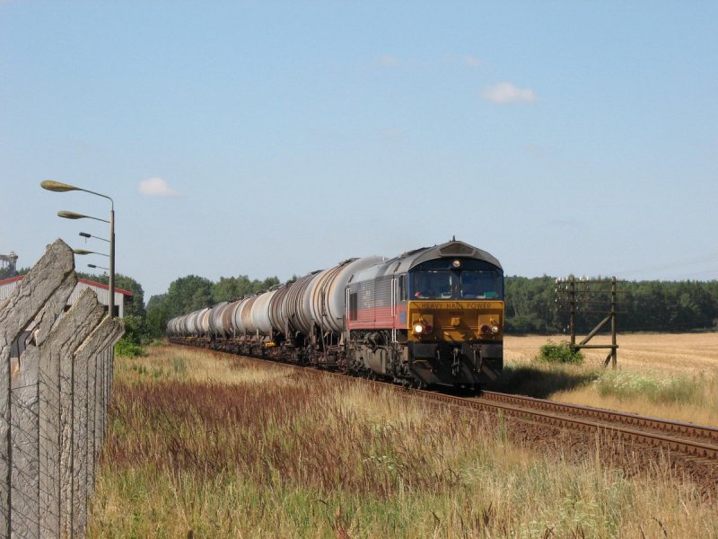 29 003 (Heavy Haul Power) mit Kesselzug in Casekow (19.07.2006)