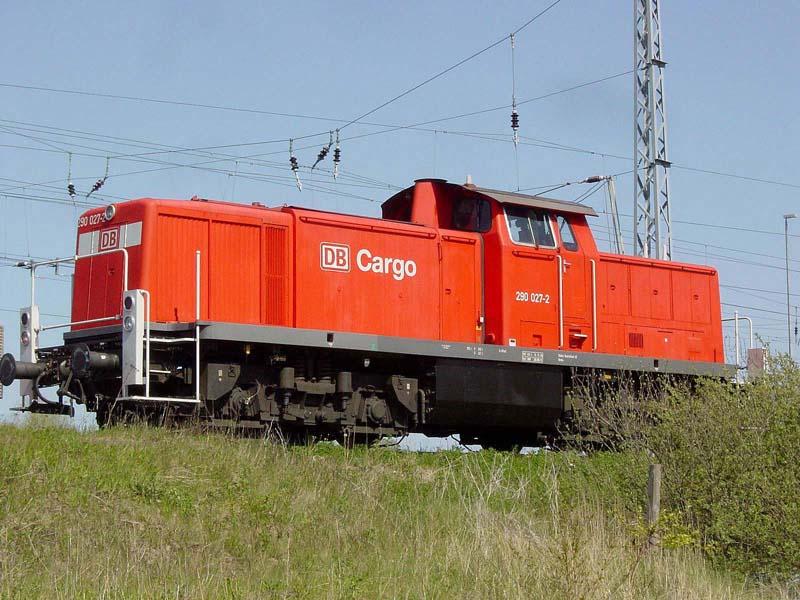 290 027-2 wartet auf den Einsatz.  (Mukran am 14.05.2005) 