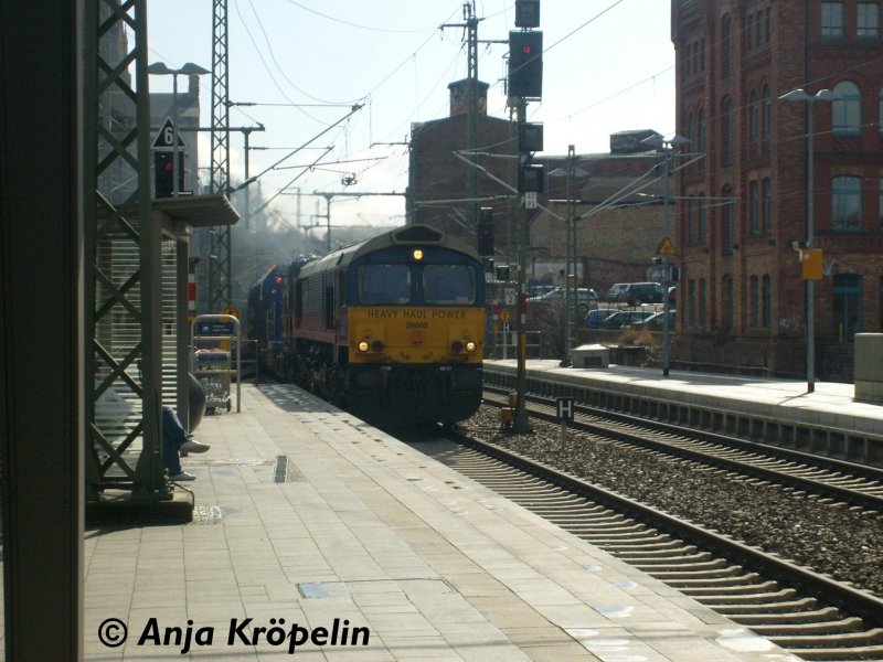 29002 bei der Durchfahrt Schwerin Hbf an 14.03.09