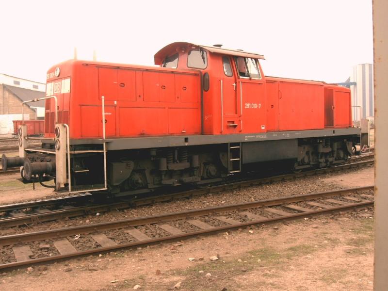 291 010-7 am 24.04.06 im Industriegebiet von Wismar.
<a href= http://staedte.kaposo.de  target= _blank ><img src= http://www.bahnbilder.de/counter/counter_new.php?key=53768877  alt= Städte auf Kaposo  title= Städte auf Kaposo  border= 0  /></a>