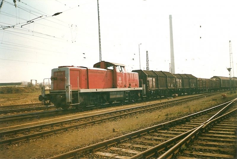 291 043 Bh Rostock Seehafen im April 1998 bei Rangierarbeiten in Mukran.