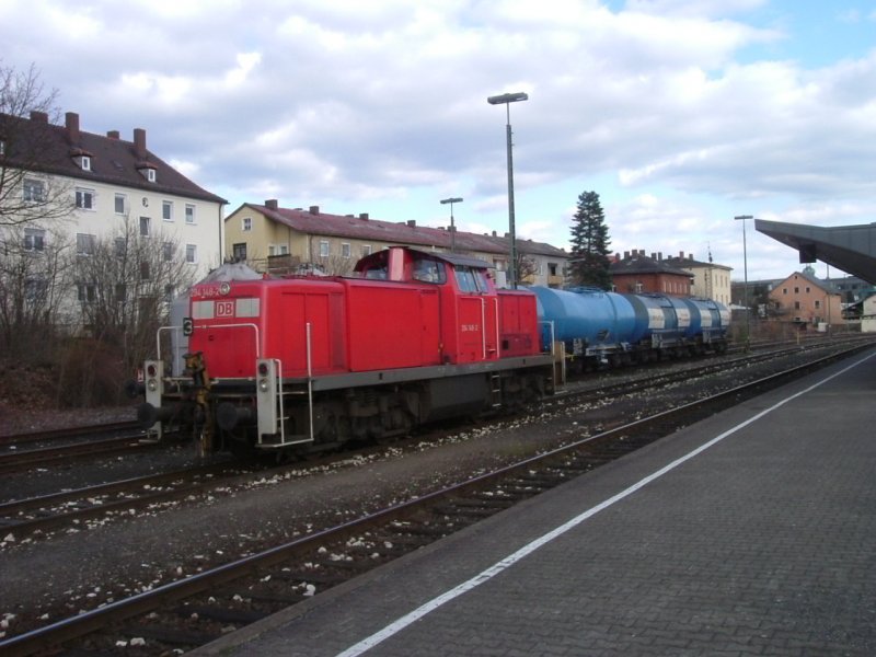 294 148 steht in Amberg um in Krze LZ nach Hirschau zu fahren. (Strecke Amberg-Schnaittenbach 06.04.2006)