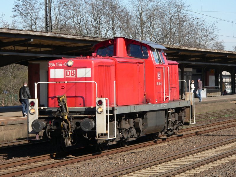 294 154-0 bei der Durchfahrt im Bahnhof Herne am 12.3.07