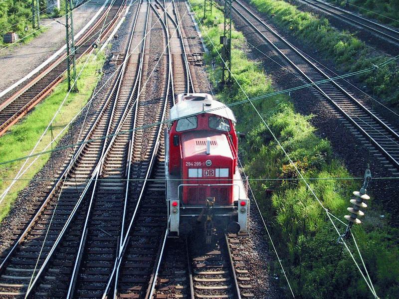 294 295 am 16.05.2002 vor Kln-West Richtung Sden