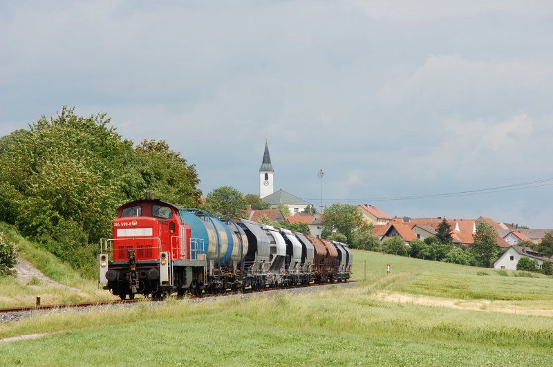 294 599 mit Gterzug am 12.06.2009 bei Gebenbach. (Strecke Amberg-Schnaittenbach)