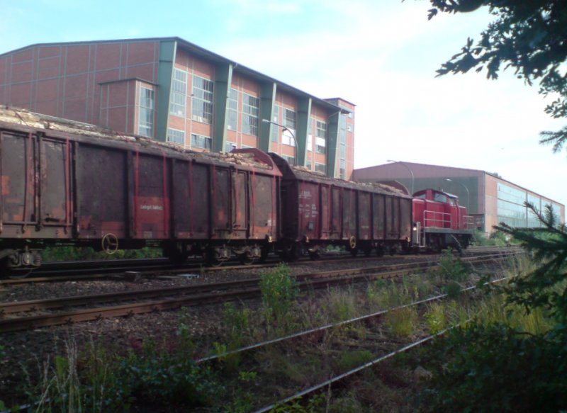294 601-0 hat sich gerade Gterwagen in Bahnhof Weiden (Oberpf) geholt  und sie Anschlieend dort bereitzustellen am 02.07.09