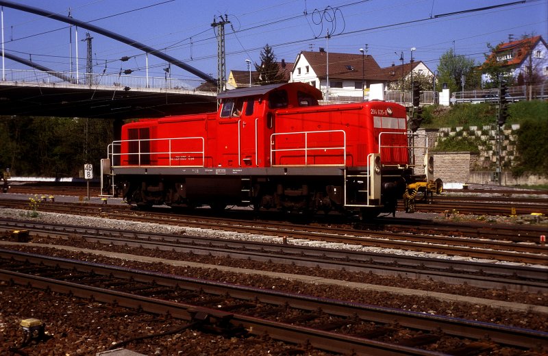 294 635  Mhlacker  20.04.09  Lok fhrt mit Harnstoff und soll die sauberste Diesellok der Welt sein.