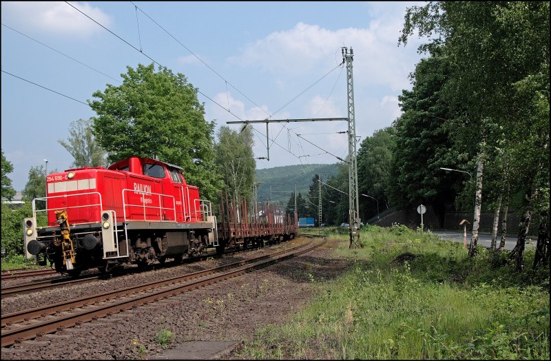 294 696 bringt bei Volmarstein den FZT 54466 von Schwerte West nach Witten Hbf. (16.05.2008)
