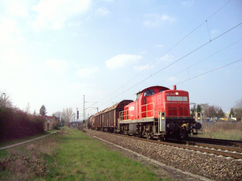 294 711 unterwegs in Richtung Mainz- Bischofsheim / Frankfurt.(Aufnahmeort: Mainz-Kastel, April 2009)