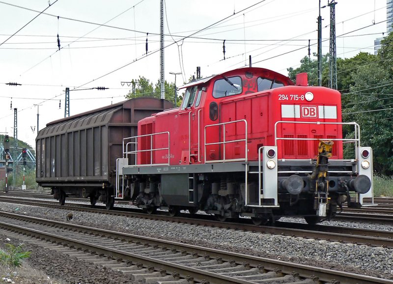 294 715-8 mit einem arg kurzen Gz. in K�ln West am 12.08.09