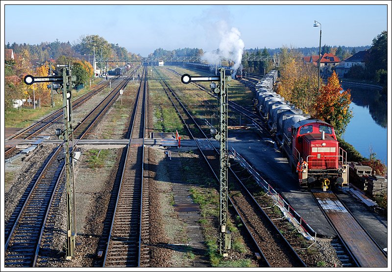 294 767 bei Rangierarbeiten im Bahnhof Garching, aufgenommen am 18.10.2008.
