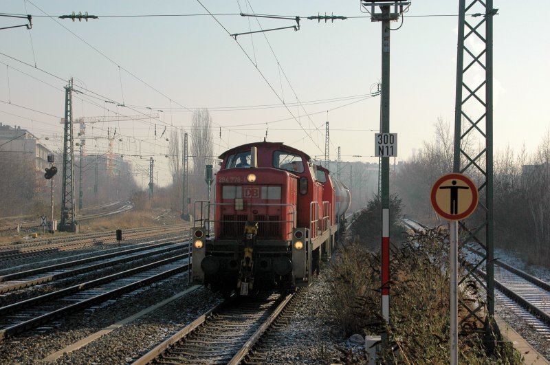 294 778 und eine Schwesterlok am 31.12.08 von Mittersendling nach Laim am Heimeranplatz
