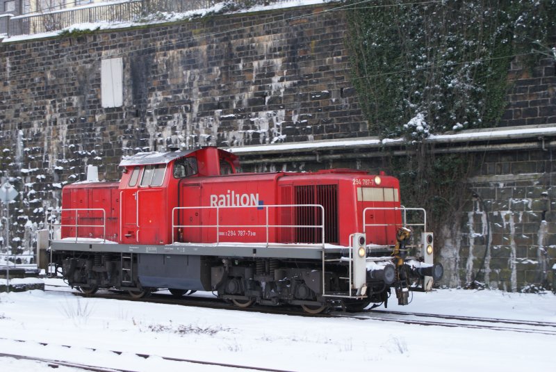 294 787-7 als Lz in Wuppertal Hbf am 05.01.2009