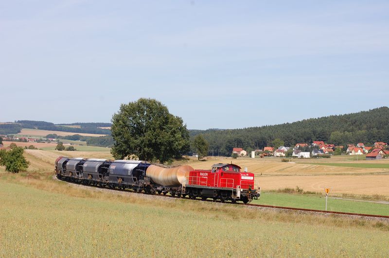 294 816 mit G�terzug am 31.08.2009 bei Mimbach (Strecke Amberg-Schnaittenbach)