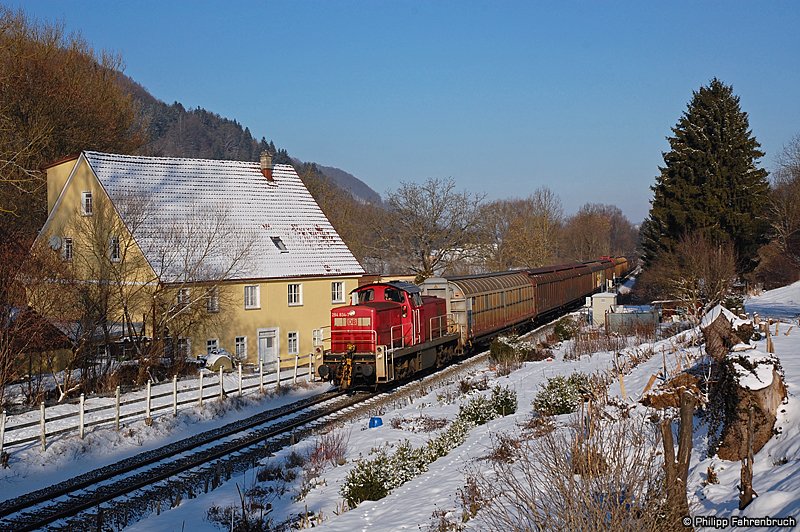 294 834 mit FZT 56086 von Aalen nach Giengen(Brenz) am 08.01.09 bei Unterkochen an der Brenzbahn (KBS 757).