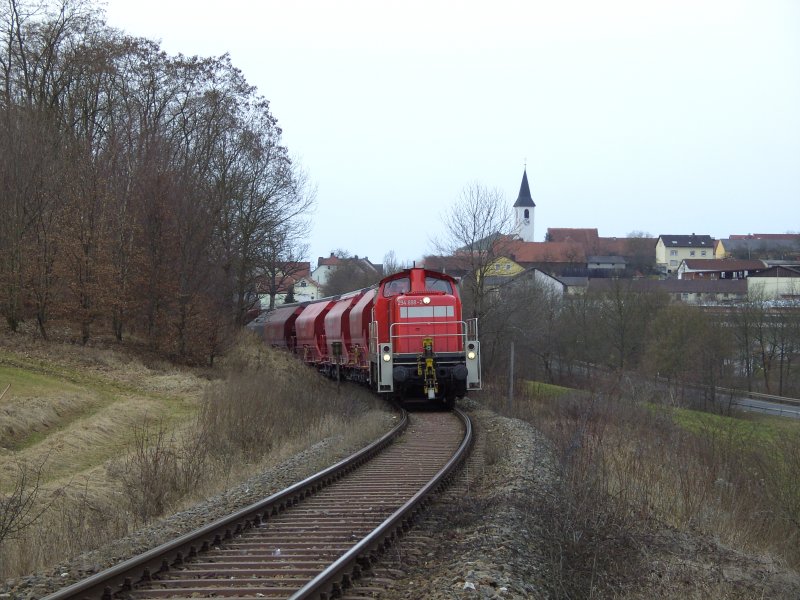 294 898 mit dem G�terzug nach Hirschau nach der Ortsdurchfahrt von Gebenbach. (05.02.2008, Strecke Amberg-Schnaittenbach) Das ist mein pers�nliches Lieblingsbild der Serie und ich habe an diesem Tag diesen Fotopunkt das erste Mal ausprobiert!