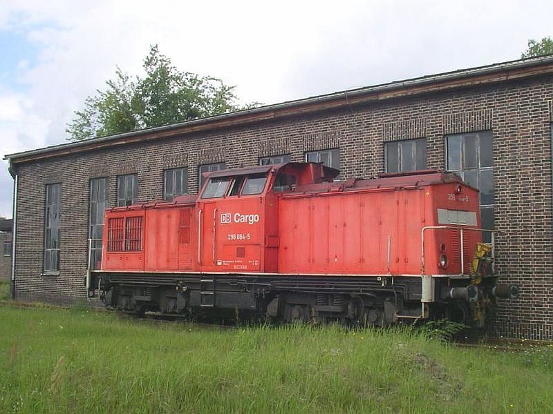 298064 bei der Fahrzeugausstellung 2004 im BW Lutherstadt Wittenberg.