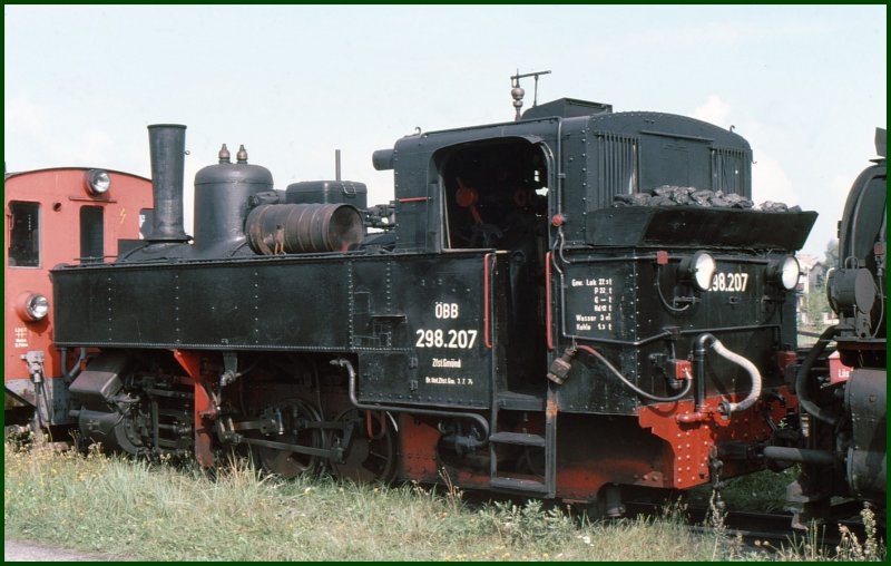 298.207 vor dem Depot Gm�nd/N�. (Archiv 09/75)