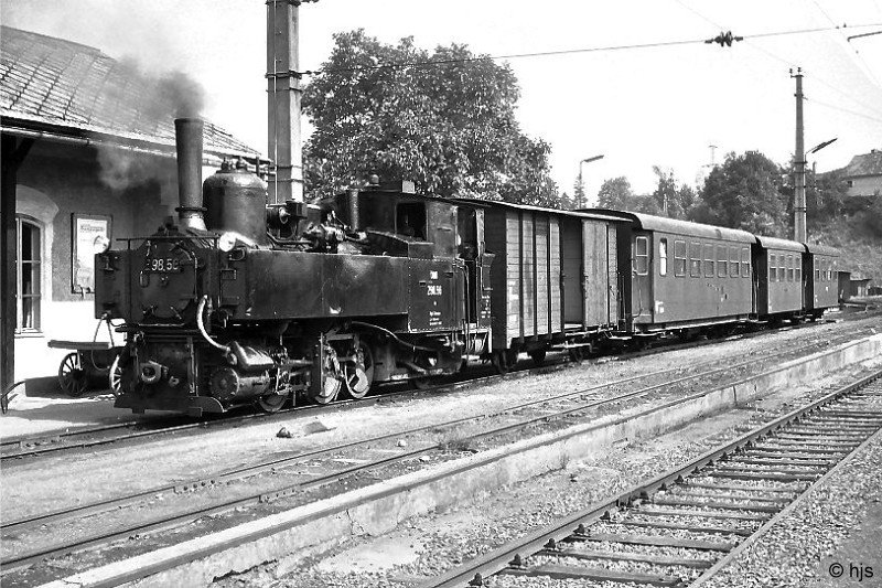 298.56 mit Personenzug GK 15 in Garsten (7. September 1970)