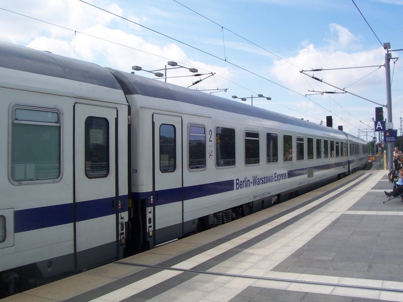 2.Klasse Wagen des  Berlin-Warszawa-Express . Berliner Hbf den 23.07.2007 (Bild2)