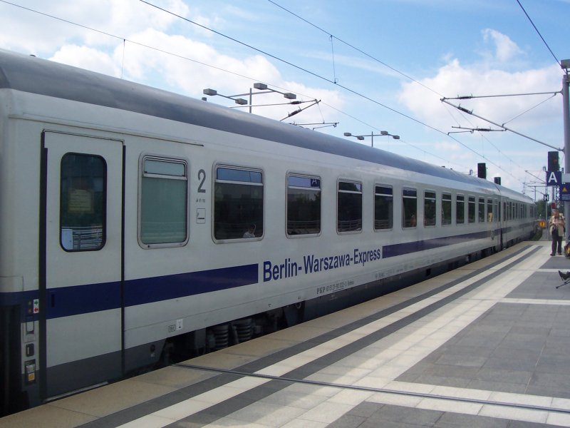 2.Klasse Wagen des  Berlin-Warszawa-Express . Berliner Hbf den 23.07.2007 (Bild1)
