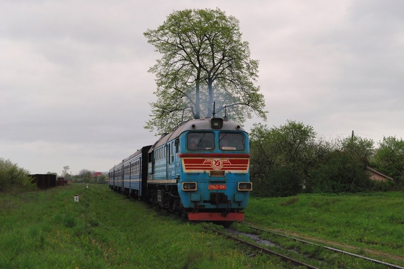 2M62 - 1114 mit dem 6443 in Lanschin (03.05.2008)