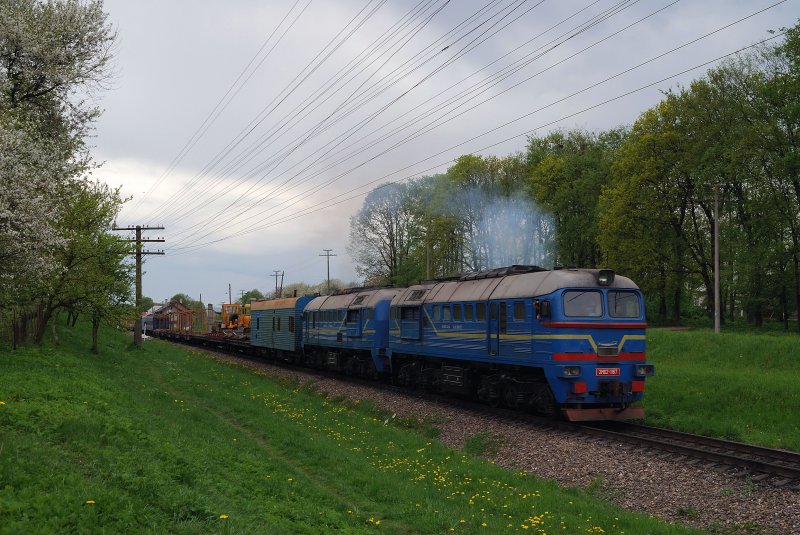2M62 - 1167 mit Bauzug in Esupil (01.05.2008)