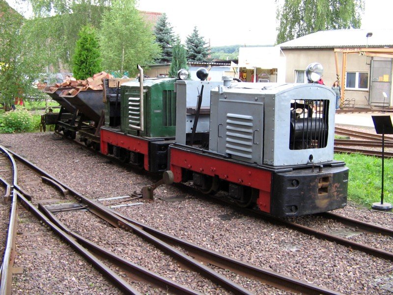 2x Ns1 bei der Feldbahn im schsischen Eisenbahnmuseum Chemitz Hilbersdorf, 25.08.06