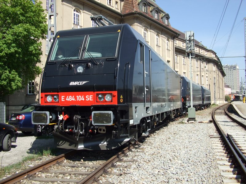 3 auf einem Schlag, das gab es am 19.04.2007 am Hbf Mnchen neben Gleis 36 zu sehen die Baureihen 484 von MRCE.