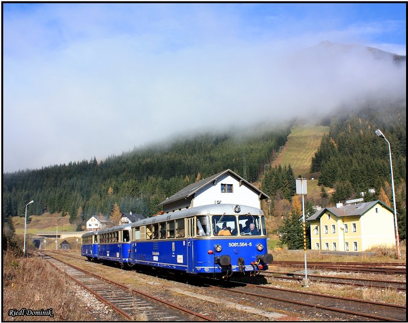 3 mal 5081 auf dem Weg nach Vordernberg Markt. 25.10.08 Prbichl