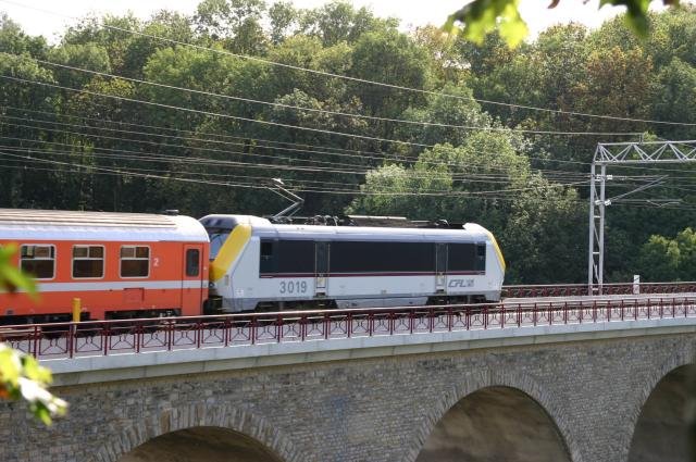 3019 beim berqueren des Viaduktes in Luxembourg; 08.10.2006
