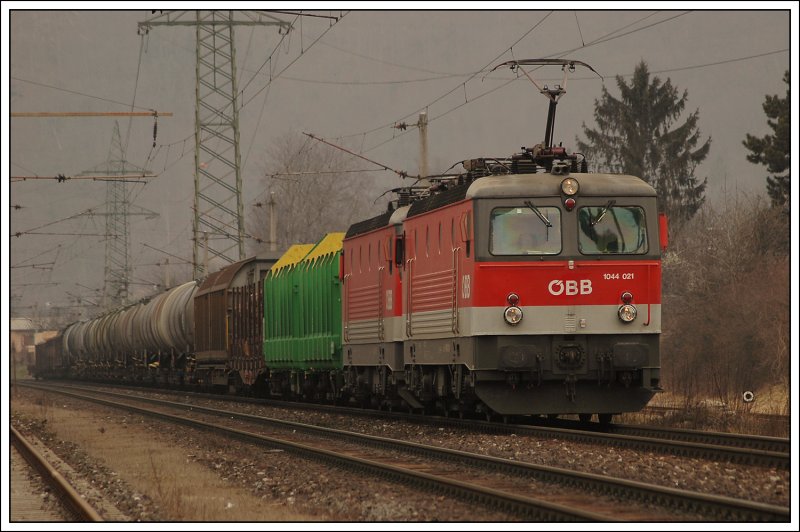 31.1.2008 – Graz-Gsting. 44407 von Wien Zvb, der am Dienstag den 29.1.08 leider ausgefallen ist (da htte nmlich auch 1044 092 drauf sein sollen), kurz vor Erreichen des Verschubbahnhof Graz-Gsting.