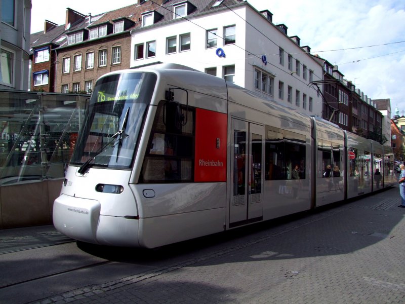 3308 ist als Linie715 unterwegs, und verlsst die Haltestelle Heinrich-Heine-Allee; 080904