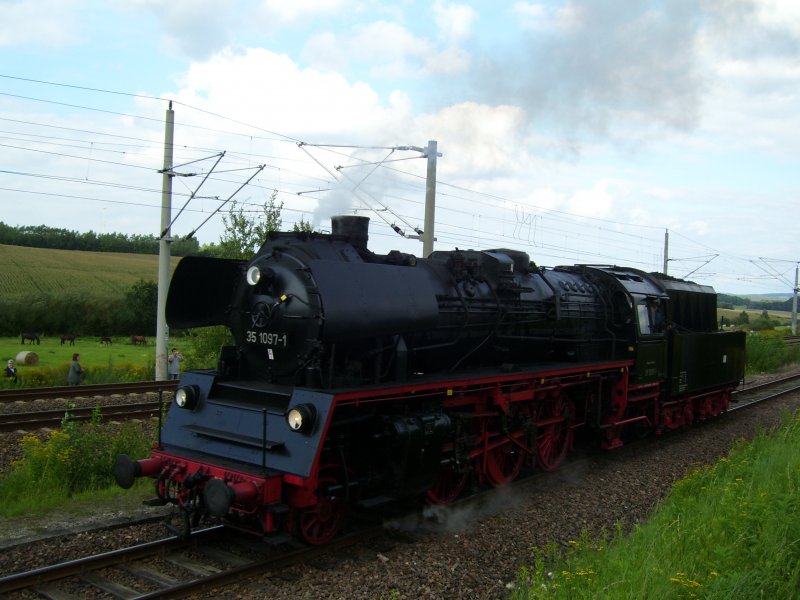 35 1097 aus Glauchau bei der Gro�en Lokparade am 24.08.08 im SEM.