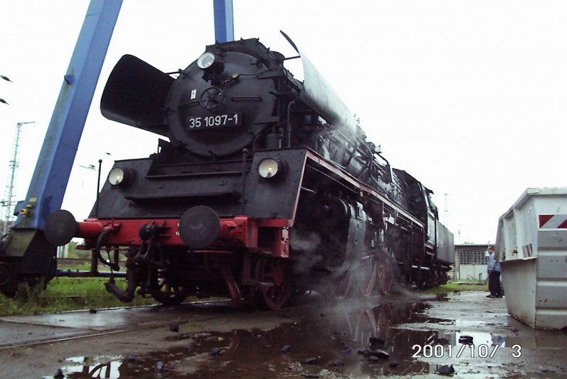 35 1097 im ehemaligen Bw Stralsund
dies war der letzte offizielle Dreh-Out vor Schuppen 3