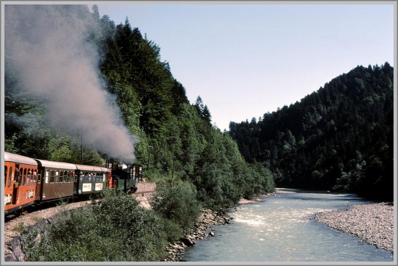 35km mass die Strecke von Bregenz bis Bezau, wovon der erste Teil durch das romantische, tief eingeschnittene Tal der Bregenzer Ach fhrte. (Archiv 08/78)