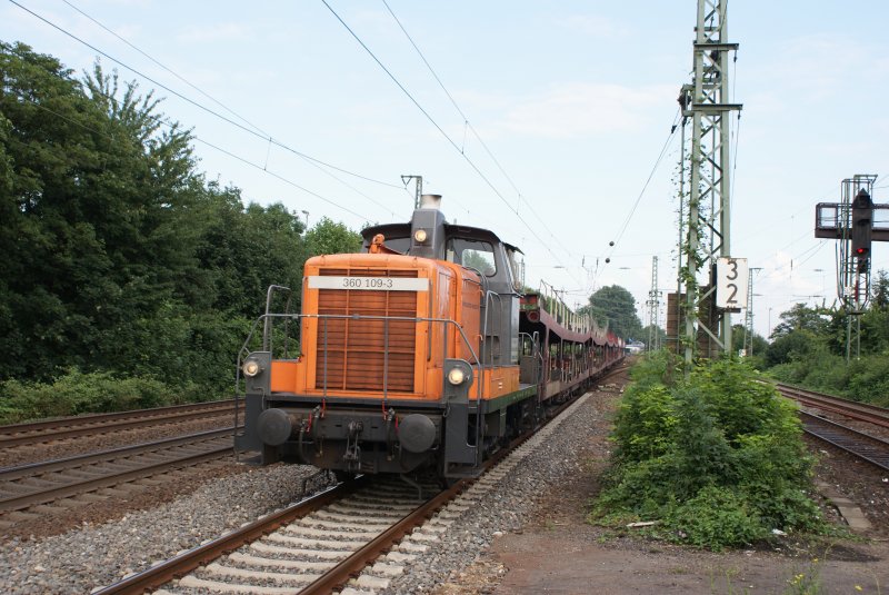 360 109-3 mit Autowaggons in D-Oberbilk am 23.07.08